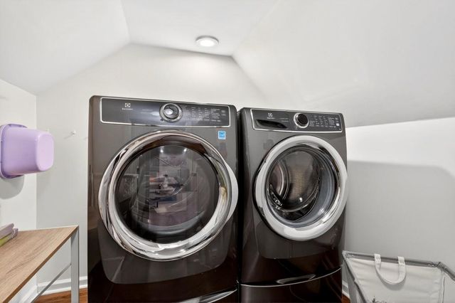 964 Buckingham NW Circle, Atlanta, GA 30327