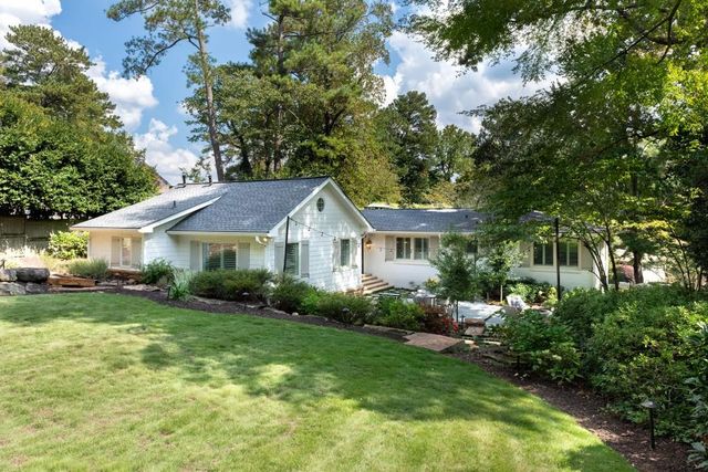 964 Buckingham NW Circle, Atlanta, GA 30327