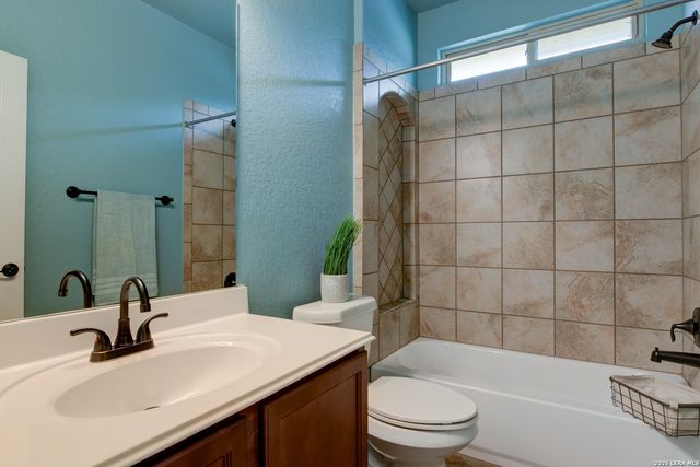 2718 Brighton Park, Converse, TX 78109