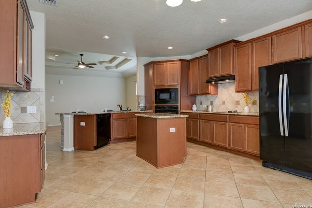 2718 Brighton Park, Converse, TX 78109
