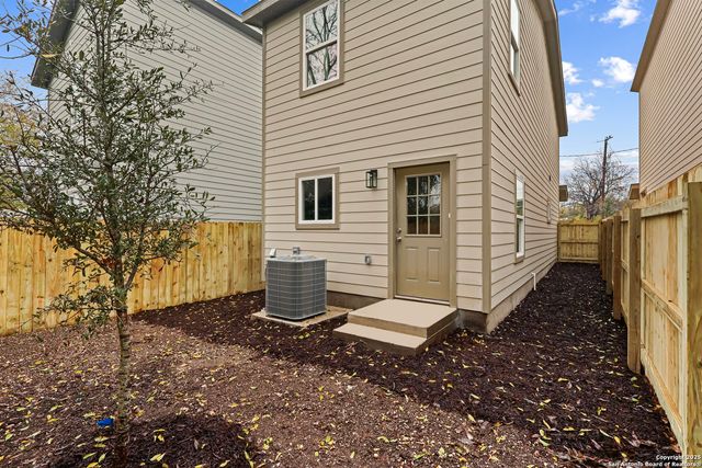 1216 Aransas, San Antonio, TX 78210