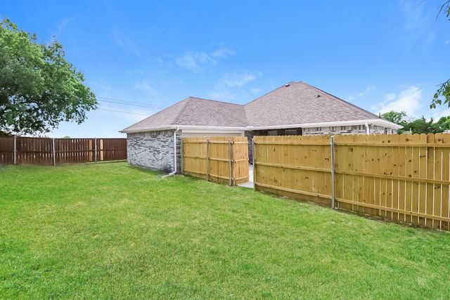 629 Green Mound Drive 100, Glenn Heights, TX 75154