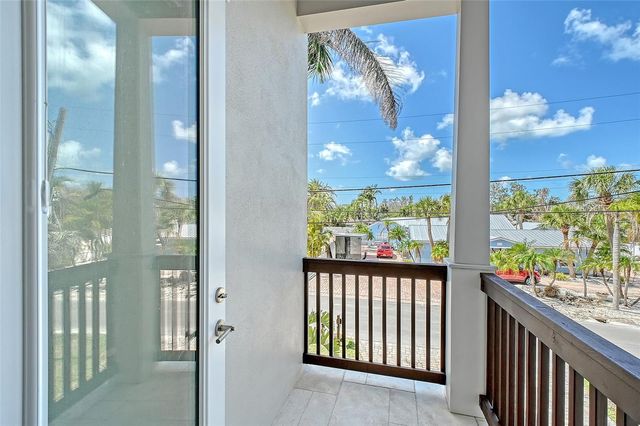 1021 CRESCENT STREET 1, Sarasota, FL 34242