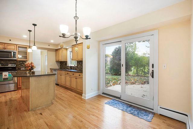 2829 Briarwood Drive, Arlington Heights, IL 60005