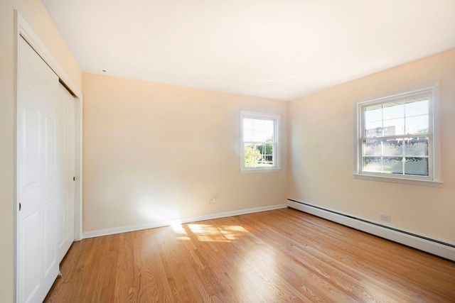 2829 Briarwood Drive, Arlington Heights, IL 60005