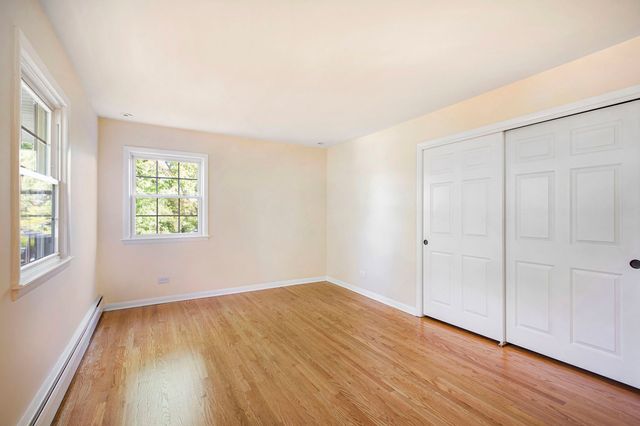 2829 Briarwood Drive, Arlington Heights, IL 60005