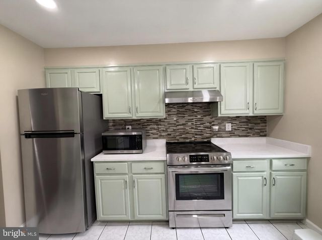 258 GREEN FERN WAY, Halethorpe, MD 21227