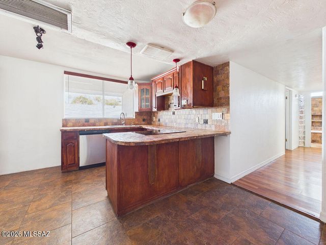 3318 W Orange Grove Road, Tucson, AZ 85741