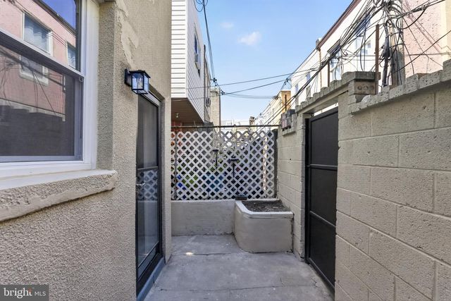 2221 S CARLISLE ST, Philadelphia, PA 19145