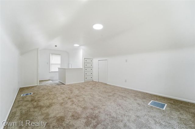 10021 Grayfield, Redford, MI 48239