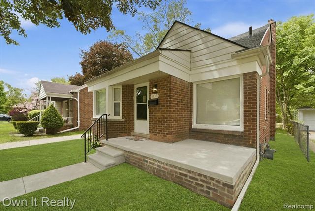 10021 Grayfield, Redford, MI 48239