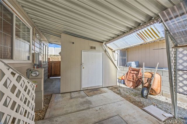 26011 kentia palm dr, Homeland, CA 92548