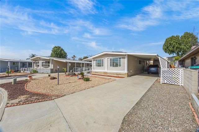 26011 kentia palm dr, Homeland, CA 92548