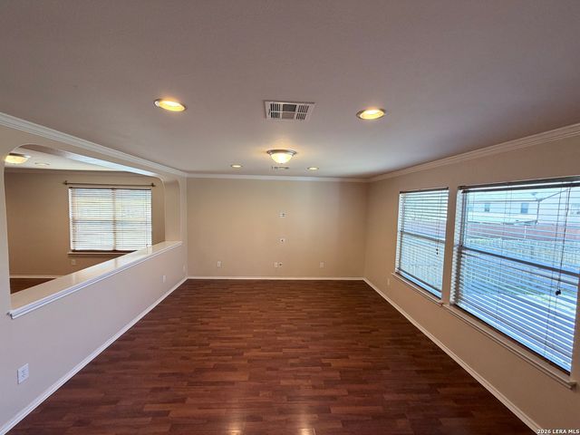 135 Bright Trl, San Antonio, TX 78253