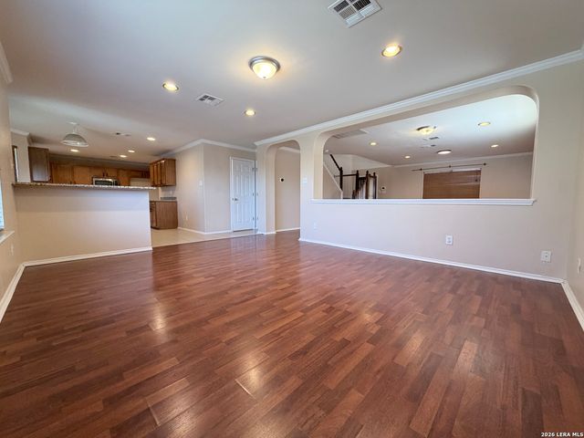 135 Bright Trl, San Antonio, TX 78253