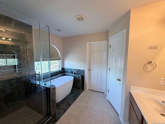 135 Bright Trl, San Antonio, TX 78253