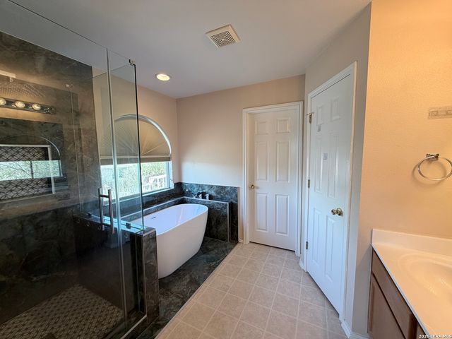 135 Bright Trl, San Antonio, TX 78253