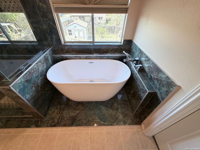 135 Bright Trl, San Antonio, TX 78253