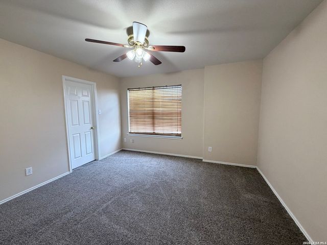 135 Bright Trl, San Antonio, TX 78253