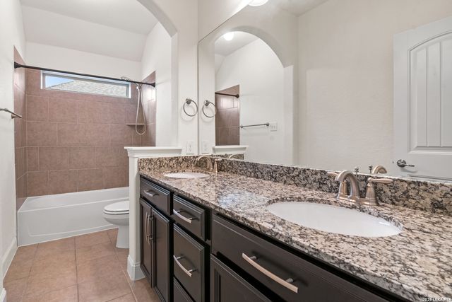 221 ASPEN DR, Boerne, TX 78006