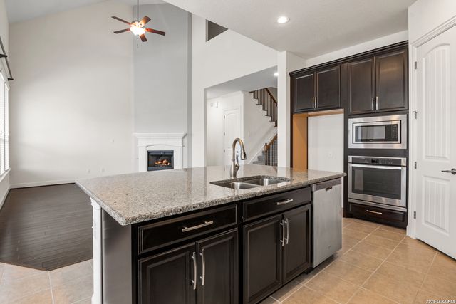 221 ASPEN DR, Boerne, TX 78006