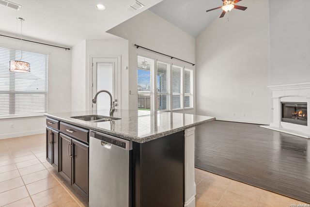 221 ASPEN DR, Boerne, TX 78006