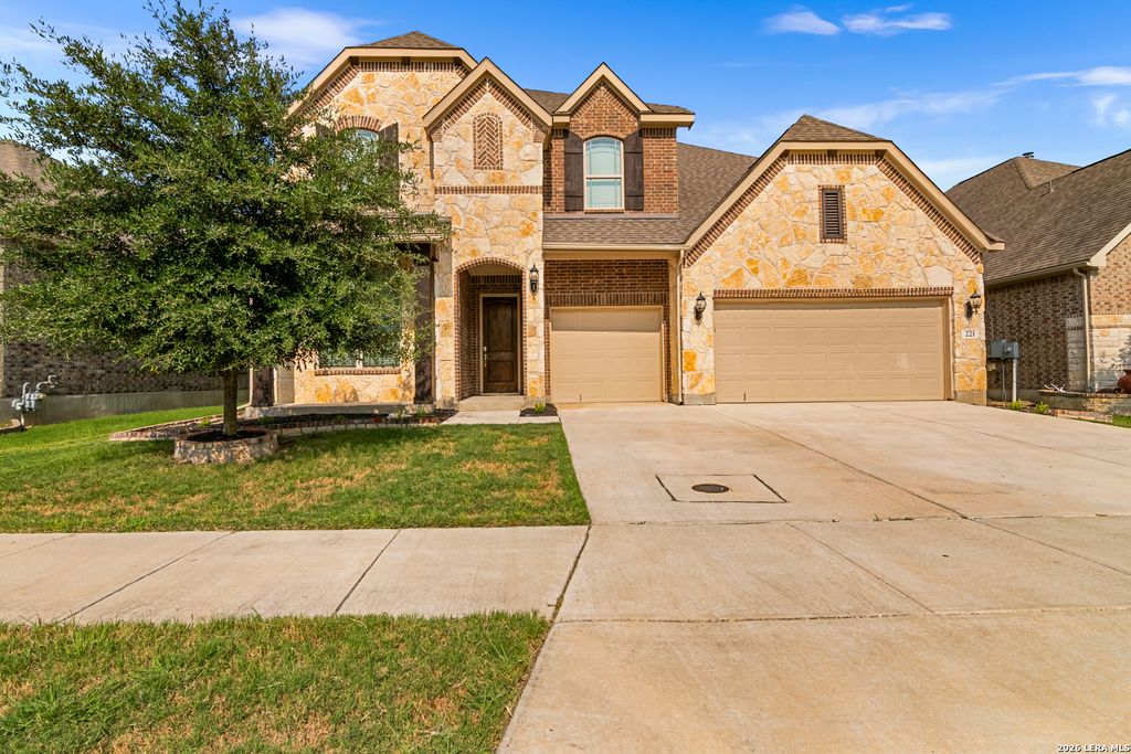 221 ASPEN DR, Boerne, TX 78006