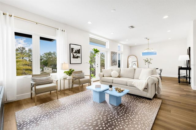 8615 5TH STREET N, St Petersburg, FL 33702