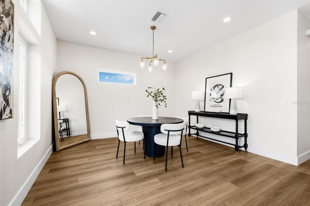 8615 5TH STREET N, St Petersburg, FL 33702