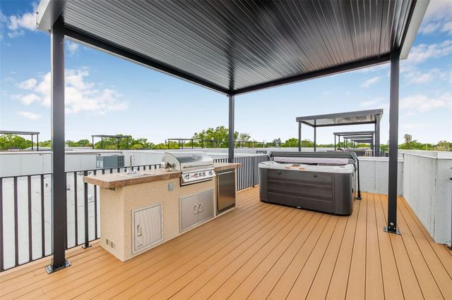 8615 5TH STREET N, St Petersburg, FL 33702