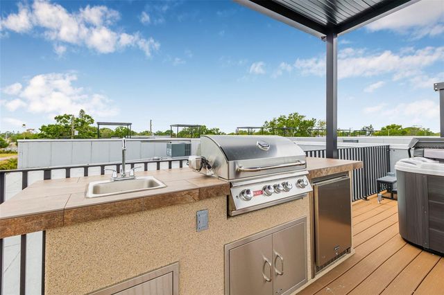 8615 5TH STREET N, St Petersburg, FL 33702