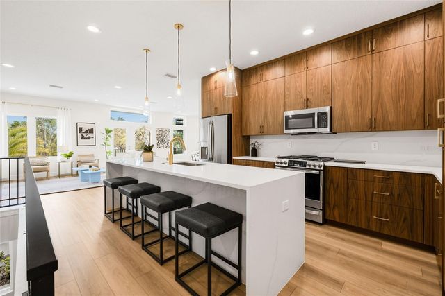 8615 5TH STREET N, St Petersburg, FL 33702