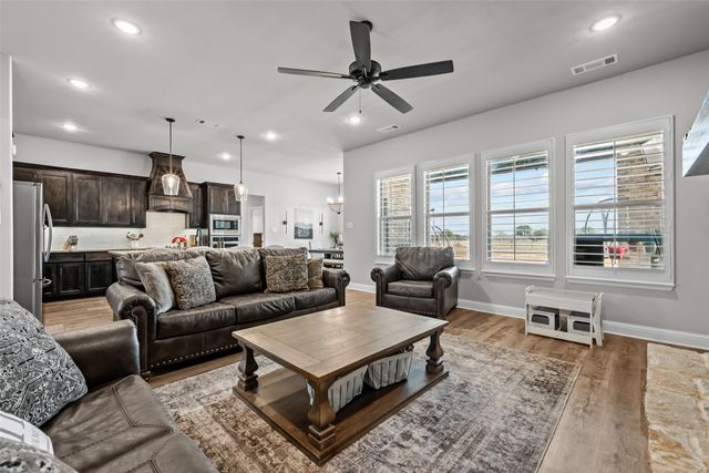 953 County Road 4764, Boyd, TX 76023