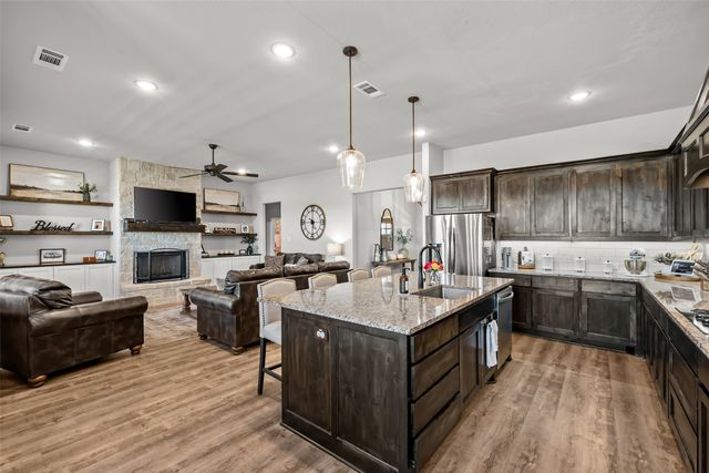 953 County Road 4764, Boyd, TX 76023