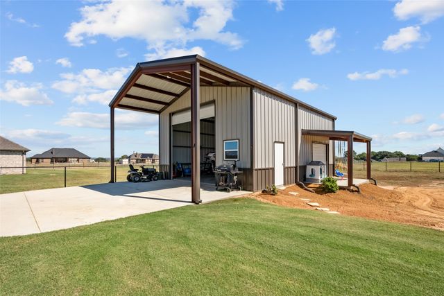 953 County Road 4764, Boyd, TX 76023