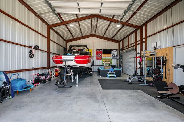 953 County Road 4764, Boyd, TX 76023