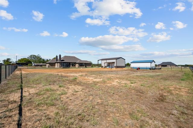 953 County Road 4764, Boyd, TX 76023