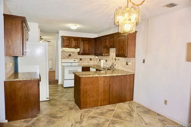 2434 FIELD WOOD, San Antonio, TX 78251