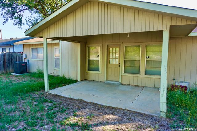 2434 FIELD WOOD, San Antonio, TX 78251