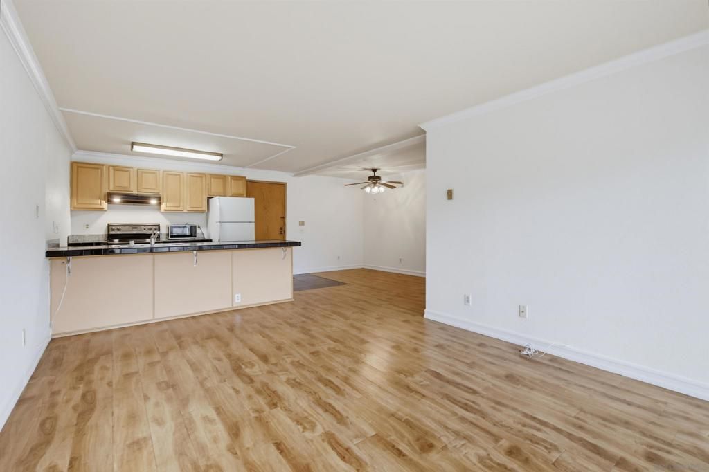 8332 Regents Rd B, San Diego, CA 92122 — exterior