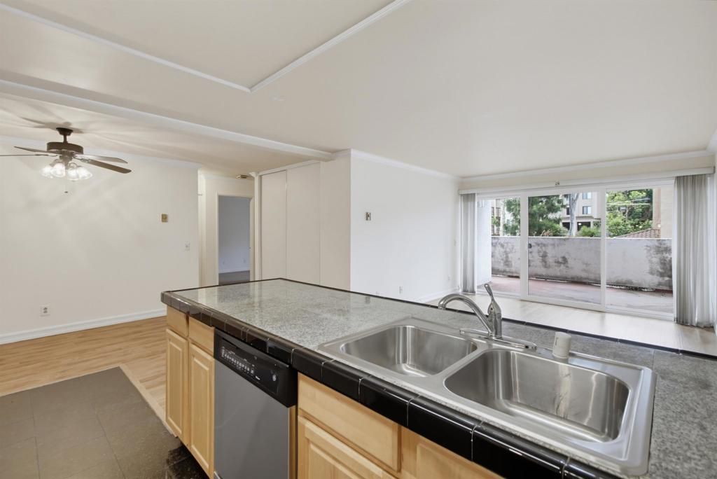 8332 Regents Rd B, San Diego, CA 92122 — photo 4