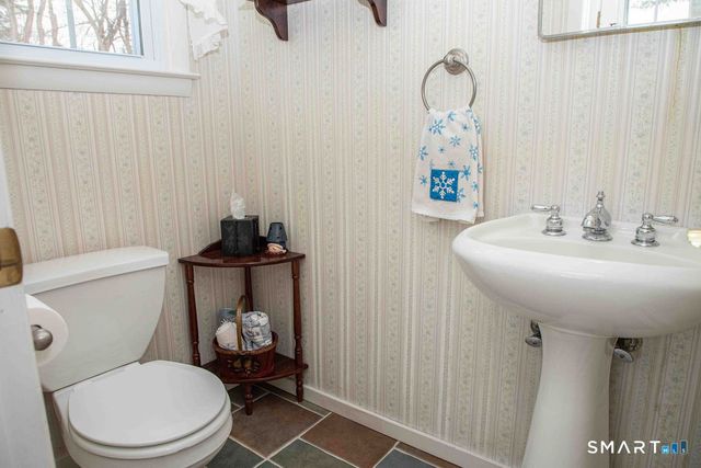 12 Craigemore Circle, Avon, CT 06001