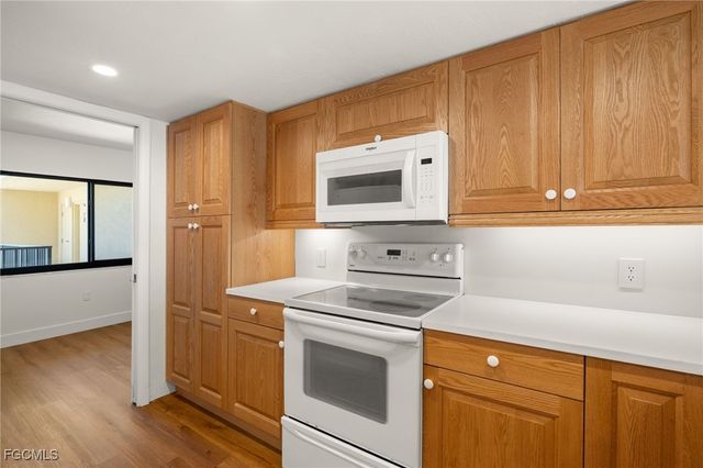 2915 W Gulf DR A201, Sanibel, FL 33957