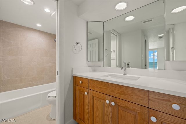 2915 W Gulf DR A201, Sanibel, FL 33957