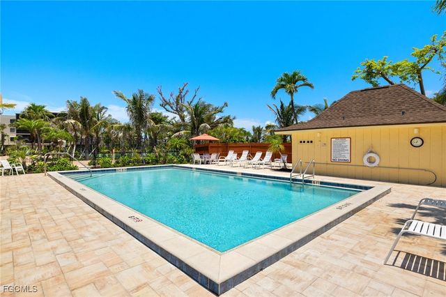 2915 W Gulf DR A201, Sanibel, FL 33957