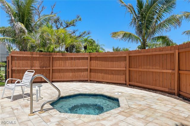 2915 W Gulf DR A201, Sanibel, FL 33957
