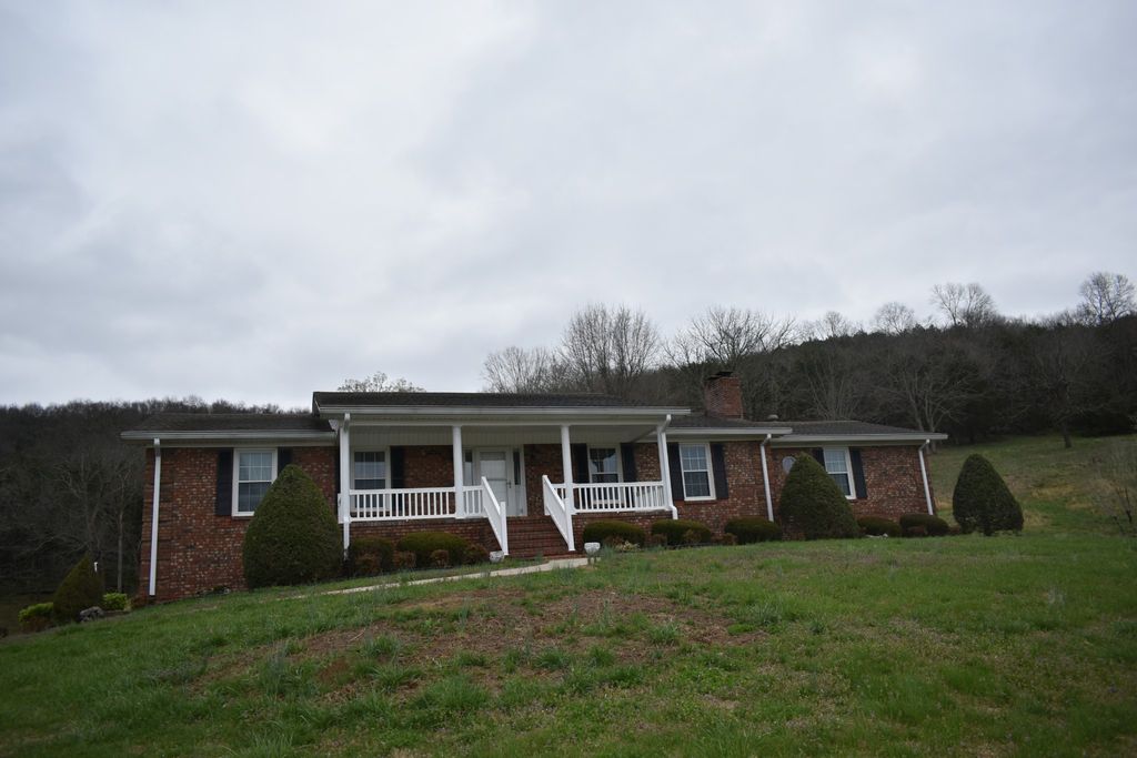 52 Plunketts Creek Cir, Carthage, TN 37030