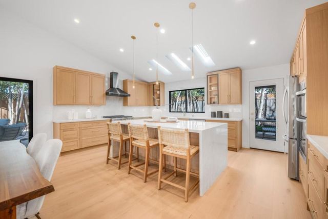 127 La Cienega Court, Los Gatos, CA 95032