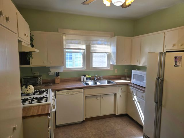 2131 N 76th Court, Elmwood Park, IL 60707