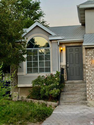 627 S JAKE GARN BLVD, Salt Lake City, UT 84104